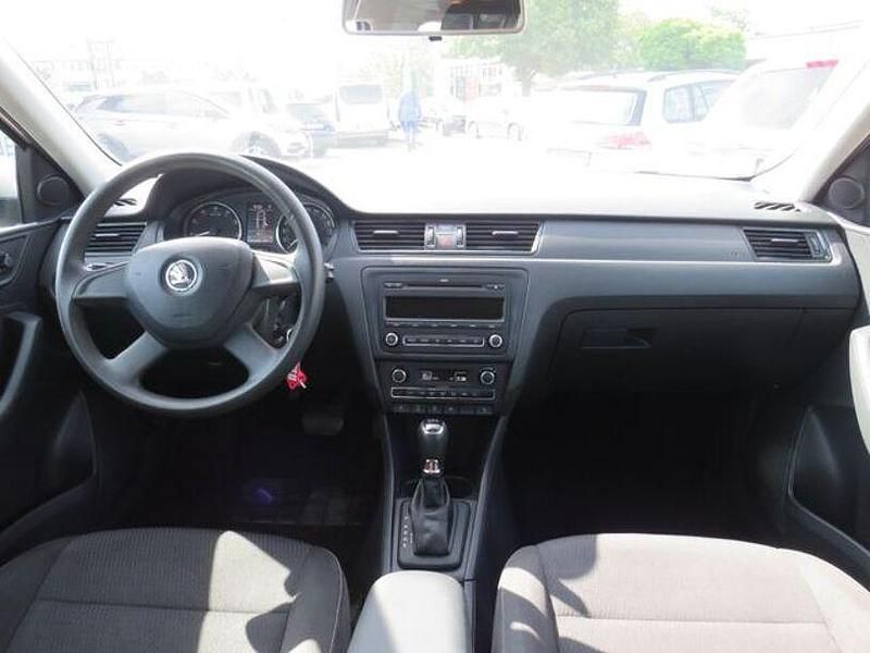 Gebraucht Skoda Rapid 122 PS (89 kW) 2014 Grau Kleinwagen