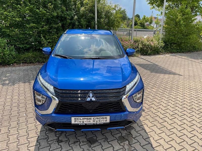Gebraucht Mitsubishi Eclipse Cross Plus 188 PS (138 kW) 2024 Blau SUV
