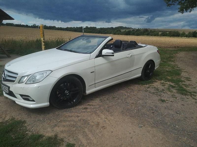 Weiß Gebraucht 2011 Mercedes 250 Cabrio | 19.500 € (Teuer) - Bild 1/4