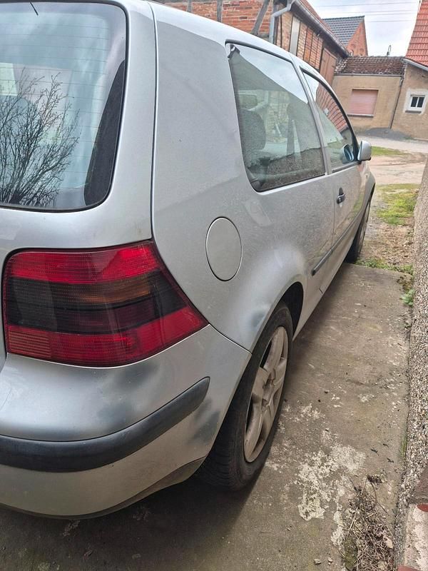 Usata VW Golf 116 CV (85 kW) 2002 Argento Coupé