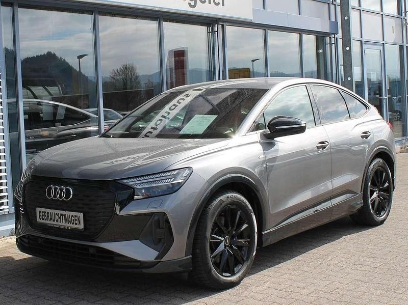 Taifungrau metallic Gebraucht 2021 Audi Q4 Sportback e-tron S-Line SUV | 28.490 € (Etwas zu teuer) - Bild 1/4