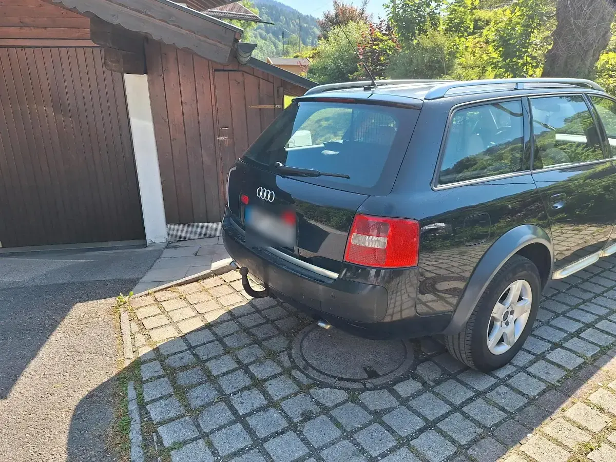 Gebraucht Audi A6 Allroad 180 PS (132 kW) 2001 Schwarz Kombi