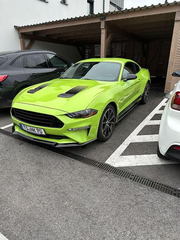 Grün Gebraucht 2020 Ford Mustang Coupé | 25.499 € (Superpreis) - Bild 1/4