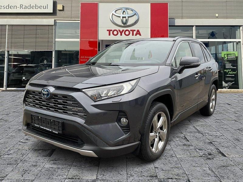 Grey metallic Gebraucht 2021 Toyota RAV4 Hybrid Team SUV | 32.490 € (Fairer Preis) - Bild 1/3