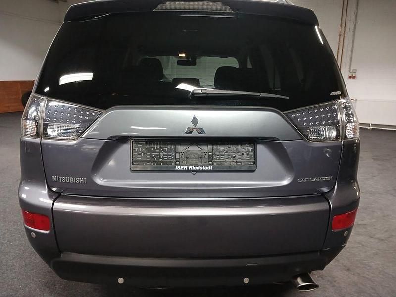Gebraucht Mitsubishi Outlander Intense 170 PS (125 kW) 2008 Grau SUV