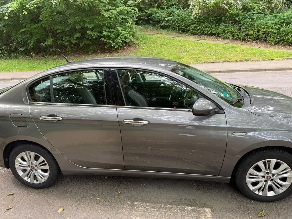 Gebraucht Fiat Tipo Easy 95 PS (69 kW) 2016 Grau Limousine