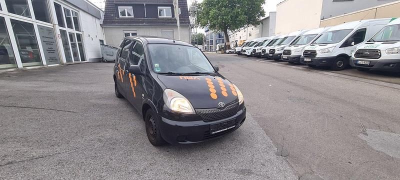 Schwarz Gebraucht 2002 Toyota Yaris Kombi | 2.499 € (Guter Preis) - Bild 1/4