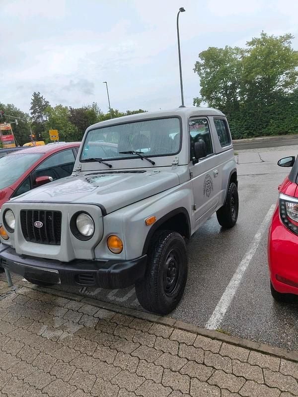 Grau Gebraucht 2001 Kia Retona SUV | 2.999 € - Bild 1/4