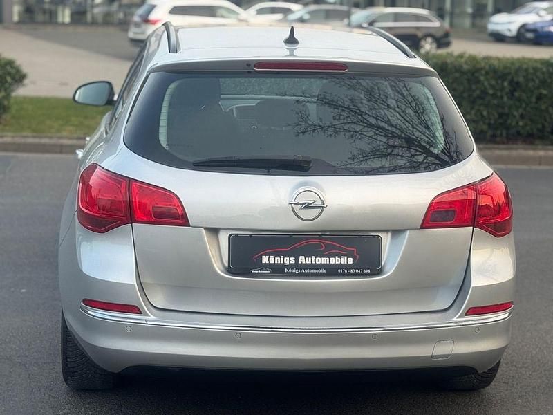 Gebraucht Opel Astra Edition 110 PS (80 kW) 2014 Silber Kombi