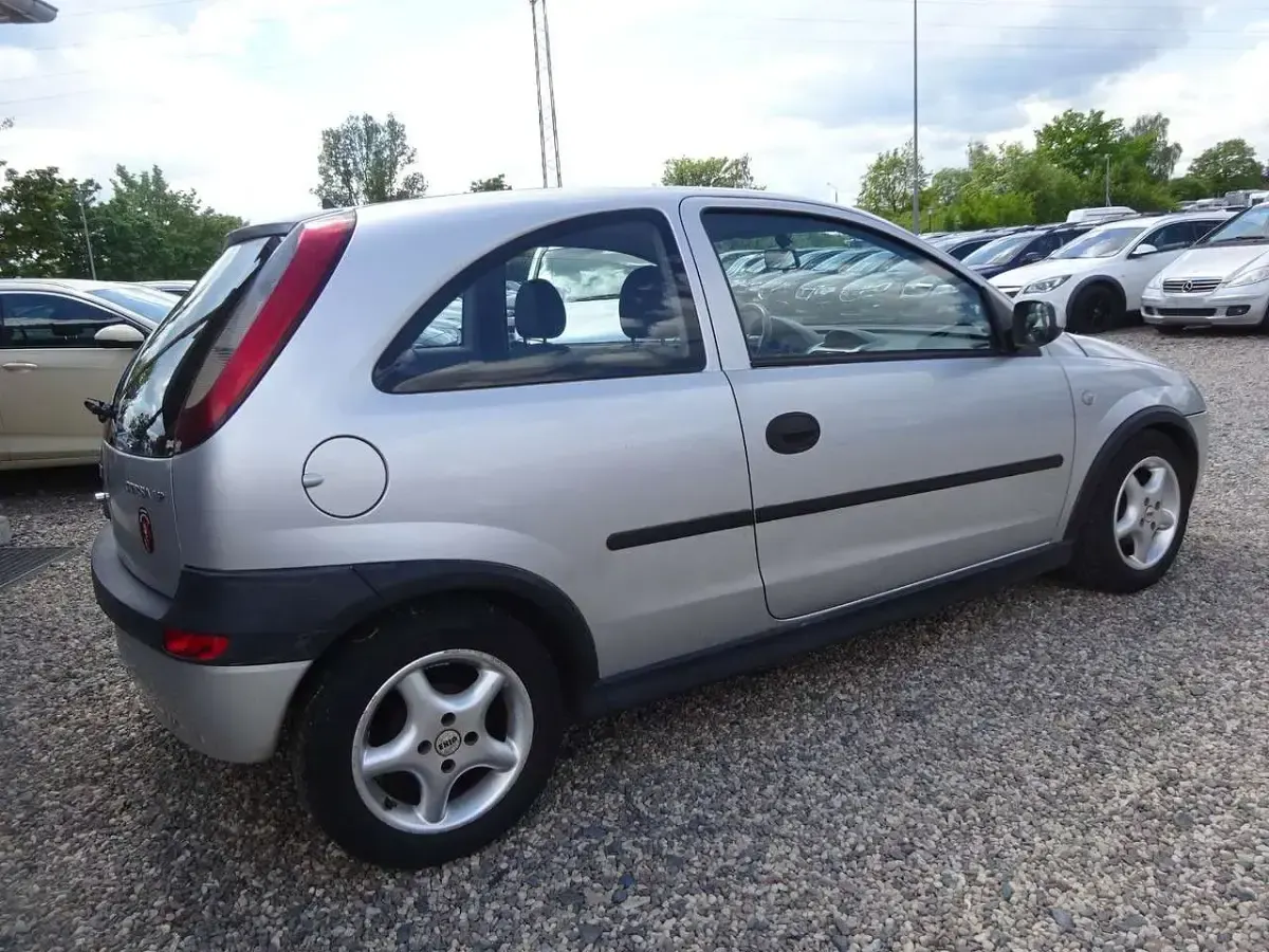 Gebraucht Opel Corsa Sport 75 PS (55 kW) 2000 Grau Limousine