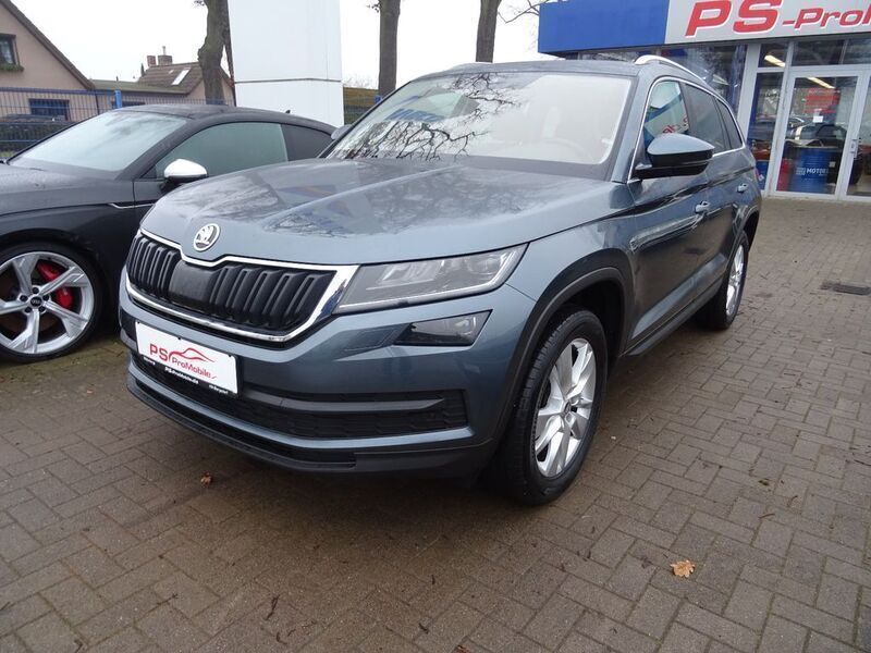 Grau Gebraucht 2018 Skoda Kodiaq Style SUV | 18.970 € (Fairer Preis) - Bild 1/4