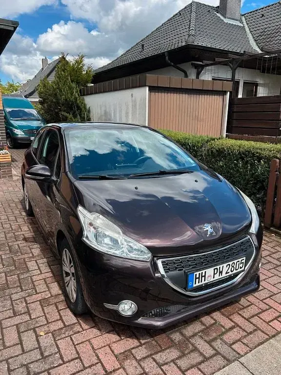 Gebraucht Peugeot 208 Active 82 PS (60 kW) 2013 Braun Kleinwagen