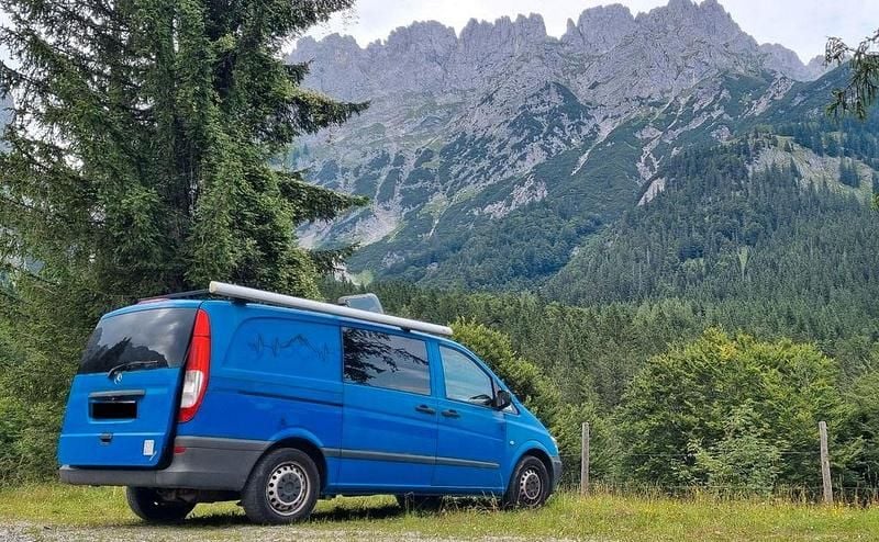 Blau Gebraucht 2010 Mercedes Vito Van / Kleinbus | 5.400 € (Superpreis) - Bild 1/4