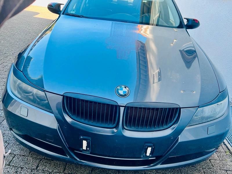 Gebraucht 2005 BMW 330 Limousine | 7.000 € (Superpreis) - Bild 1/4