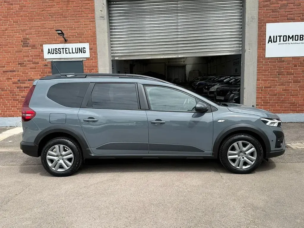 Gebraucht Dacia Jogger Expression 110 PS (80 kW) 2023 Grau Van / Kleinbus