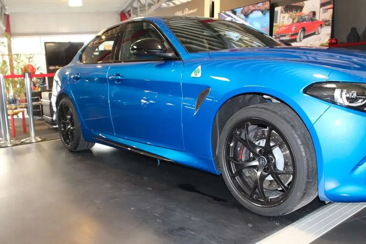 Neu Alfa Romeo Giulia Quadrifoglio 519 PS (381 kW) 2025 Verde montreal Limousine