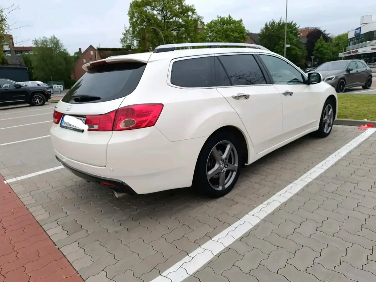 Gebraucht Honda Accord 156 PS (114 kW) 2011 Weiß Kombi
