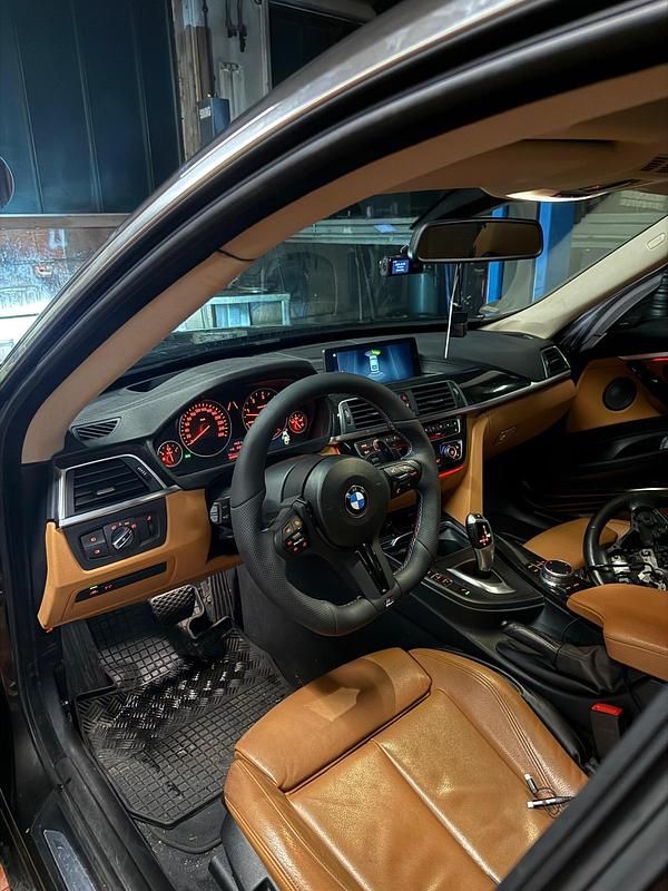 Gebraucht BMW 330 258 PS (189 kW) 2018 Braun Limousine