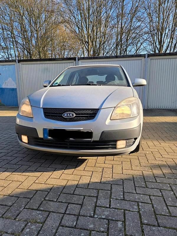 Gebraucht Kia Rio EX 97 PS (71 kW) 2007 Grau Limousine