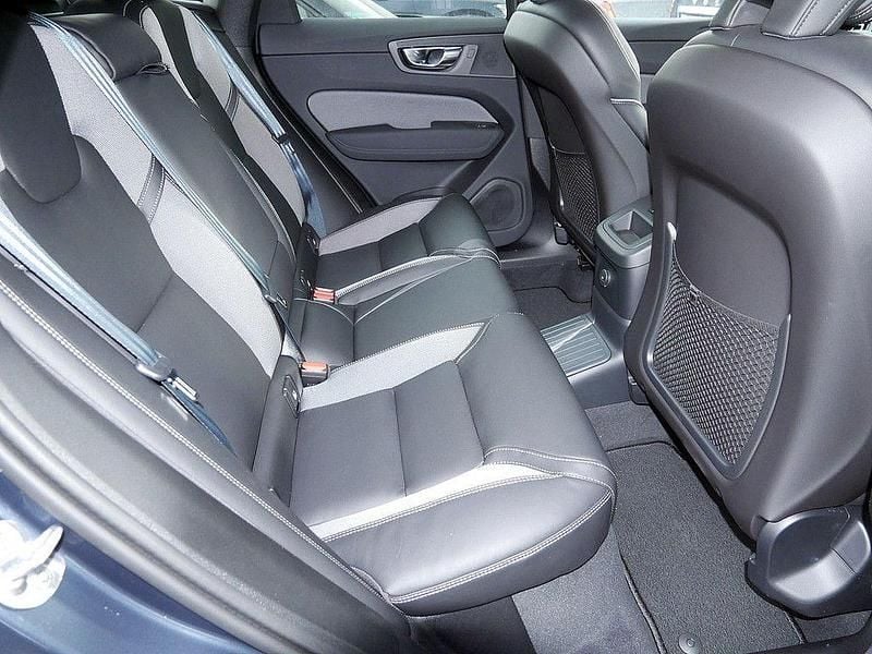 Neu Volvo XC60 Plus 455 PS (334 kW) 2025 Denim blue SUV