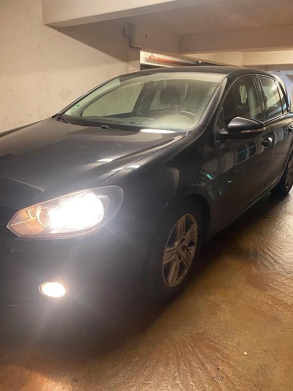 Gebraucht VW Golf VII 80 PS (58 kW) 2012 Schwarz Kleinwagen