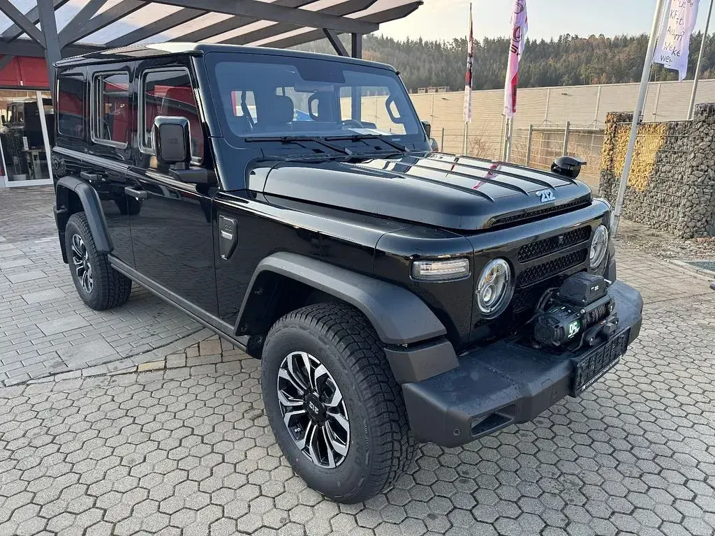 Neu BAW 212 166 PS (122 kW) 2026 Schwarz SUV