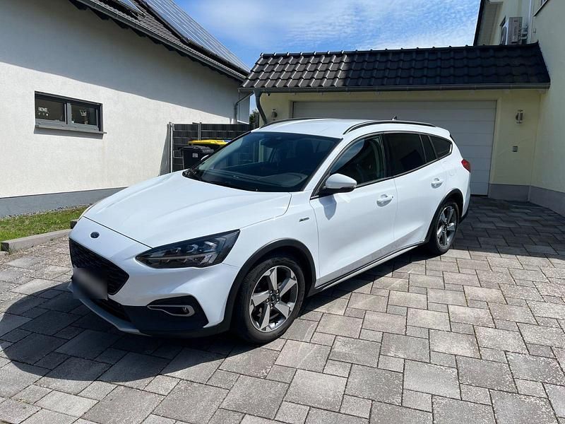 Gebraucht Ford Focus Active 155 PS (114 kW) 2021 Weiß Kombi