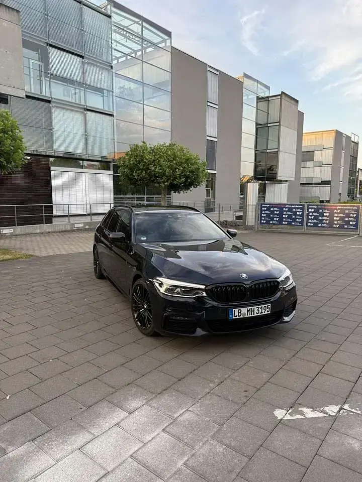 Gebraucht BMW 525 M Sport 231 PS (169 kW) 2019 Schwarz Kombi
