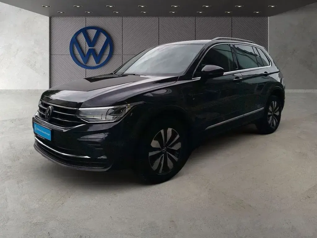 Gebraucht VW Tiguan Move 150 PS (110 kW) 2023 5k uranograu SUV