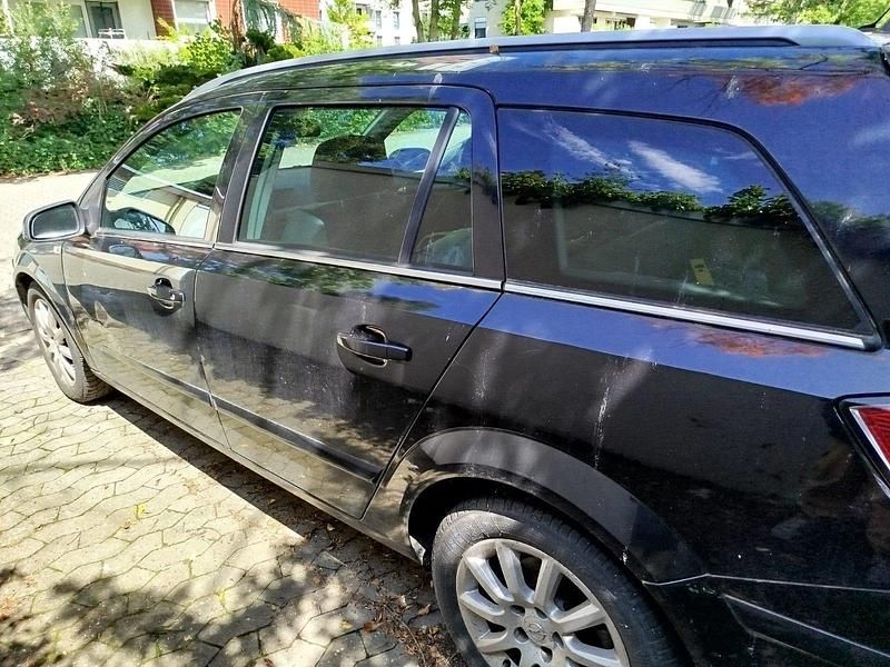 Gebraucht Opel Astra 100 PS (73 kW) 2006 Schwarz Kombi