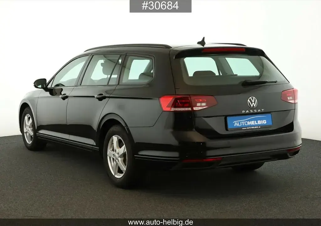Second-hand VW Passat 122 CP (89 kW) 2023 Negru Break