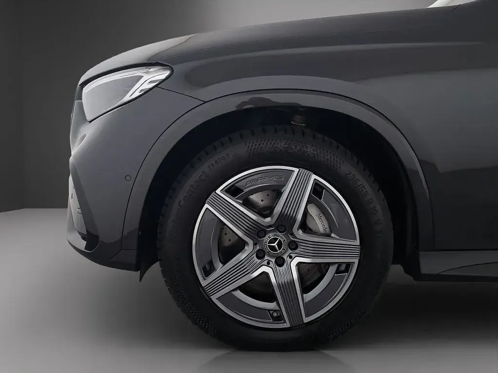 Gebraucht Mercedes GLC300 AMG line 269 PS (197 kW) 2025 Grau SUV