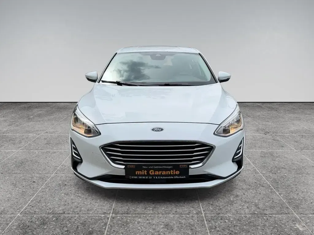Gebraucht Ford Focus Trend 86 PS (63 kW) 2019 Frozen white Limousine