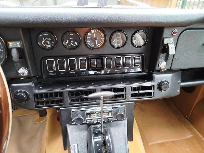 Second-hand Jaguar E-Type 268 CP (197 kW) 1972 Verde Coupe