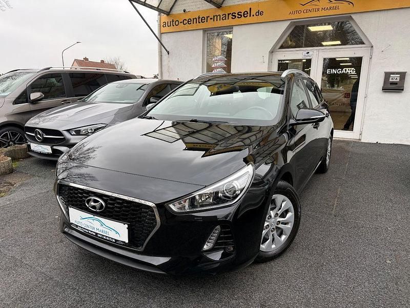 Schwarz Gebraucht 2017 Hyundai i30 Kombi | 11.790 € (Fairer Preis) - Bild 1/4