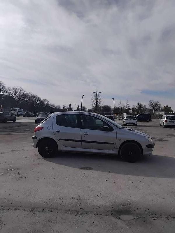 Gebraucht Peugeot 206 Filou 60 PS (44 kW) 2004 Limousine