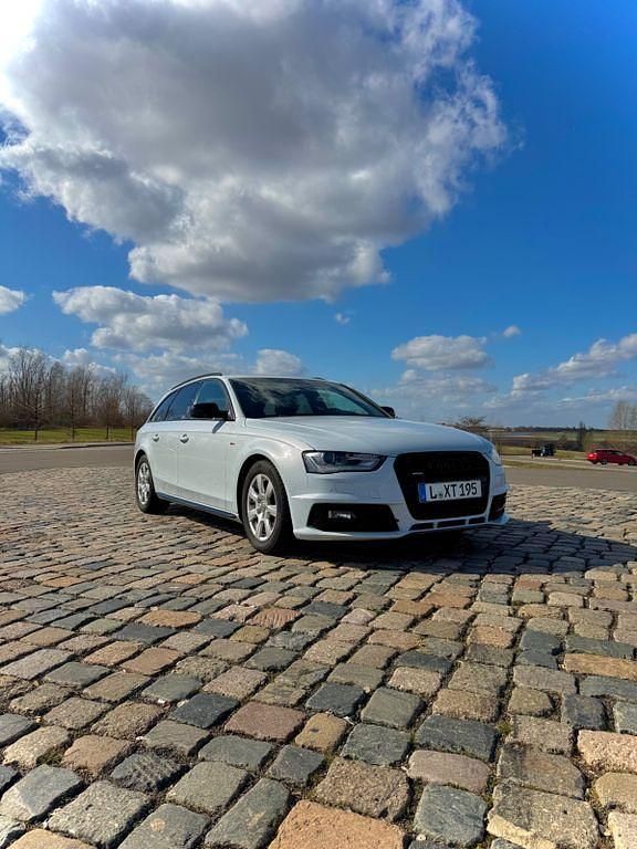 Gebraucht Audi A4 S-Line 150 PS (110 kW) 2015 Weiß Kombi