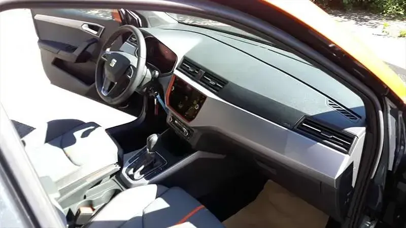 Gebraucht Seat Arona Beats 116 PS (85 kW) 2019 Grau/ magneticgrau zweifarbig / metallic SUV