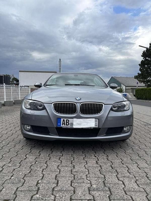 Grau Gebraucht 2009 BMW 325 Cabriolet Cabrio | 16.500 € (Etwas zu teuer) - Bild 1/4