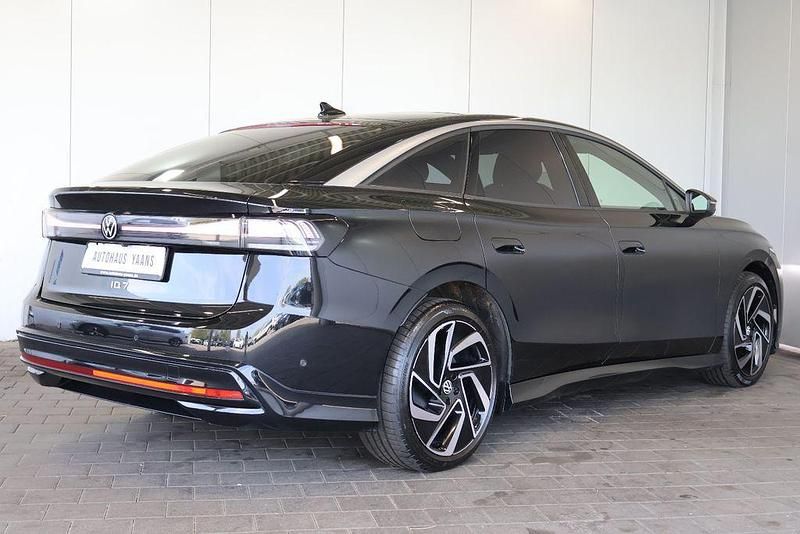 Gebraucht VW ID.7 Pro 210 kW (286 PS) 2023 Schwarz Kleinwagen