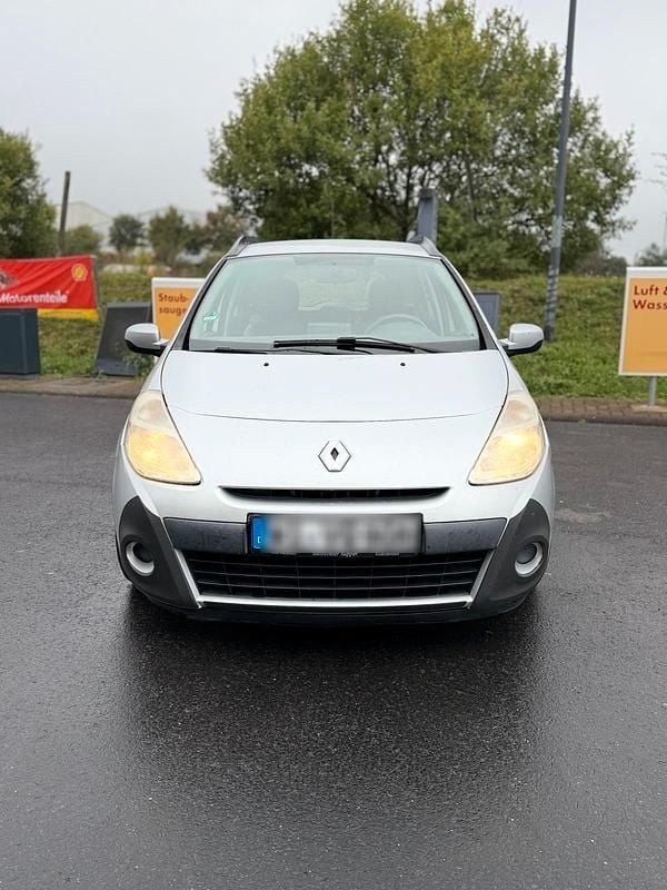 Silber Gebraucht 2012 Renault Clio GrandTour Kombi | 2.150 € (Superpreis) - Bild 1/4