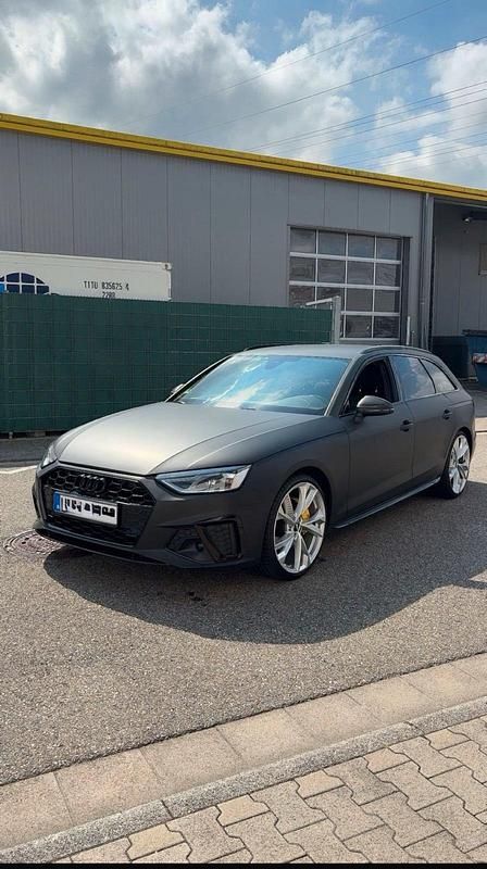 Schwarz Gebraucht 2020 Audi A4 S-Line Kombi | 25.000 € - Bild 1/4