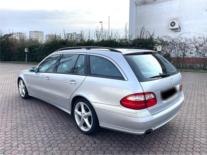 Gebraucht Mercedes E320 Sport 224 PS (164 kW) 2006 Silber Kombi