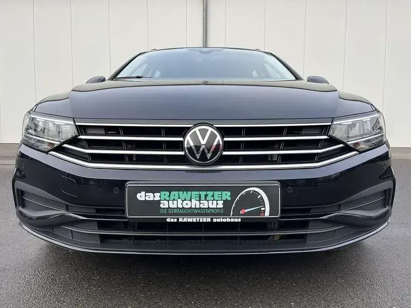 Gebraucht VW Passat R-line 150 PS (110 kW) 2021 Schwarz Kombi