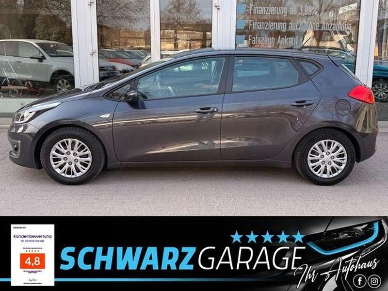 Usado Kia Ceed Edition 7 176 HP (129 kW) 2018 Cinzento Citadino