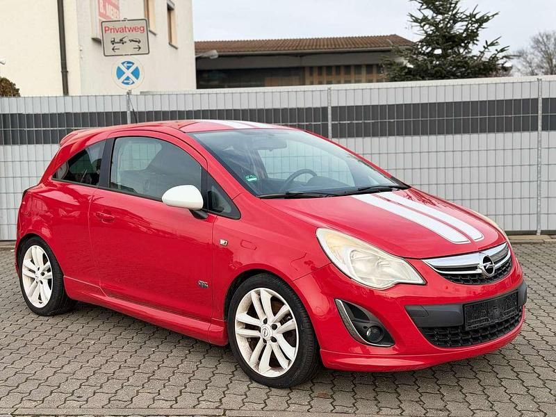 Gebraucht Opel Corsa Color Edition 150 PS (110 kW) 2011 Magma rot (b) Kleinwagen