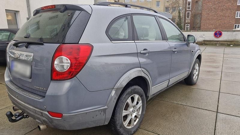 Gebraucht Chevrolet Captiva 163 PS (119 kW) 2012 Grau SUV