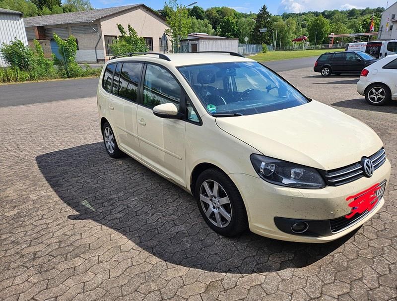 Andere farben Gebraucht 2014 VW Touran Van / Kleinbus | 5.500 € - Bild 1/4