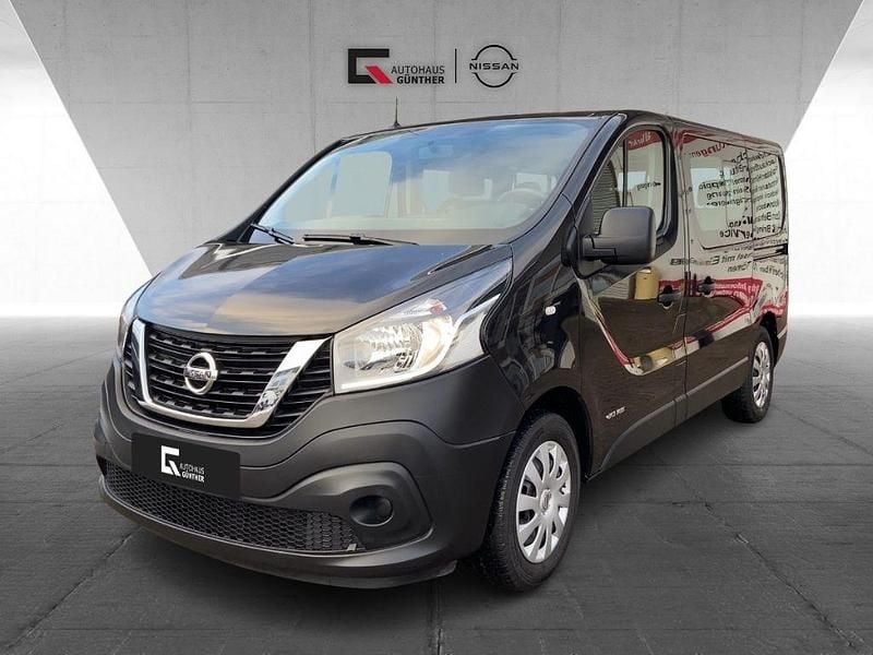 Jet black (m) Gebraucht 2021 Nissan NV300 Comfort Van | 22.222 € (Superpreis) - Bild 1/4