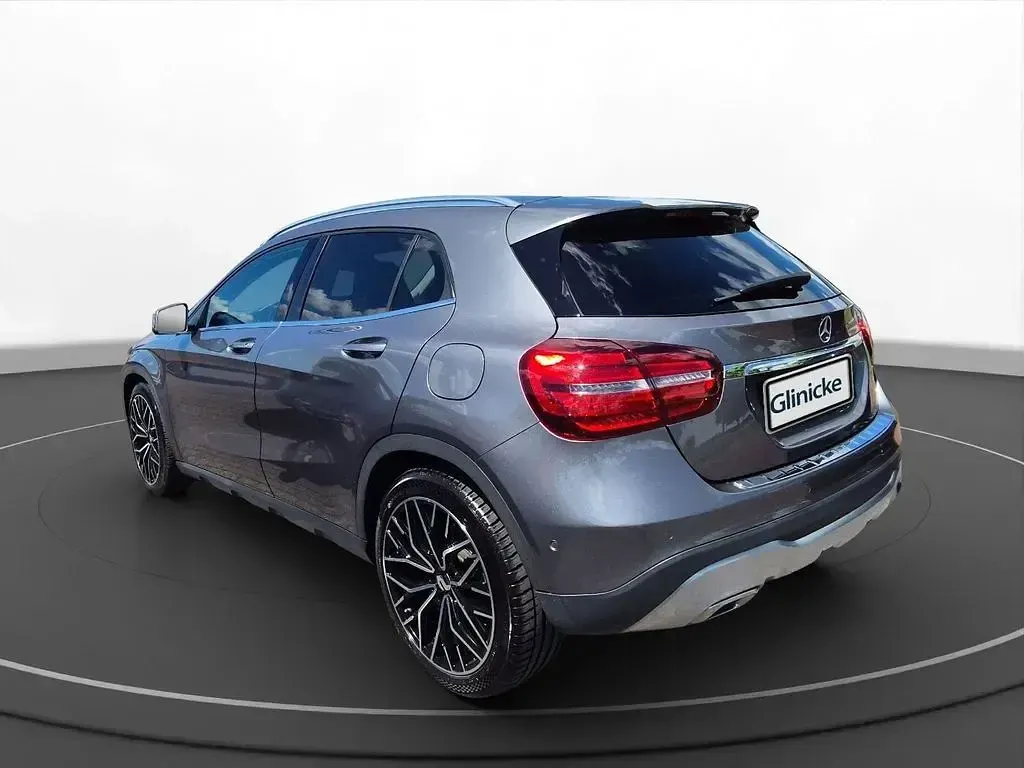Gebraucht Mercedes GLA220 184 PS (135 kW) 2019 Grau SUV